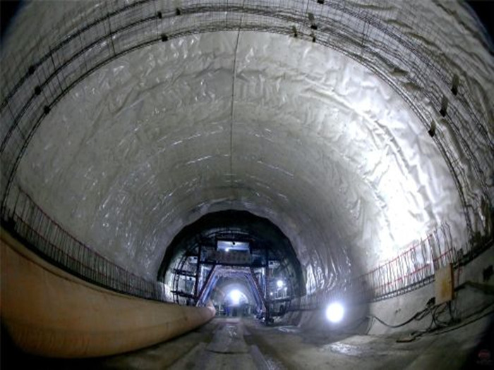 防水板的鋪設(shè)與施工