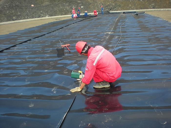 儲油罐底層防滲材料施工流程